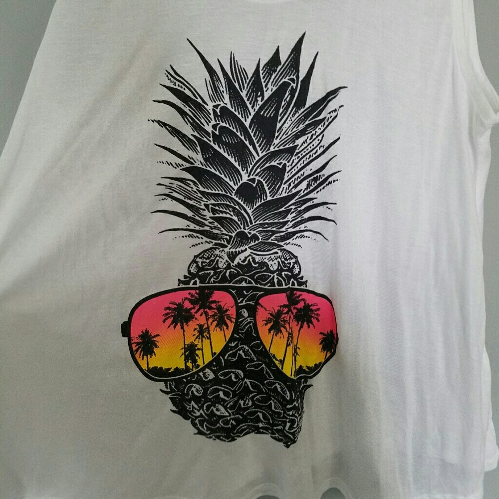 LAST ONE! Pineapple sunglasses graphic tank - Picture 7 of 8